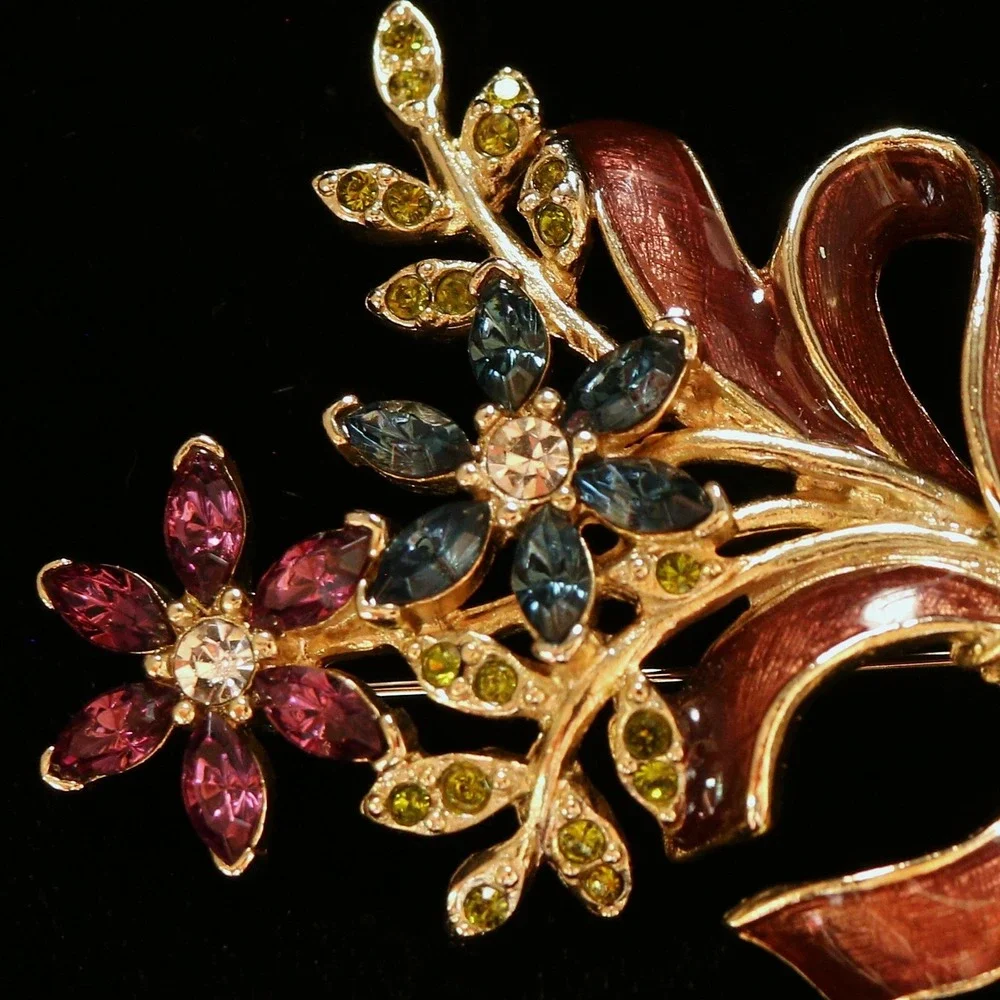 Monet gold tone
